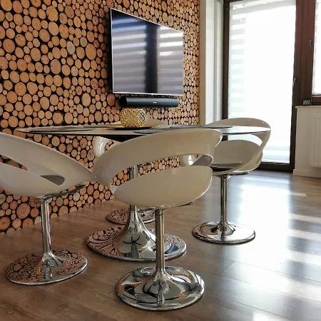 Ostoja Pieknosci Z Garazem Podziemnym كرينيتسا زدروي